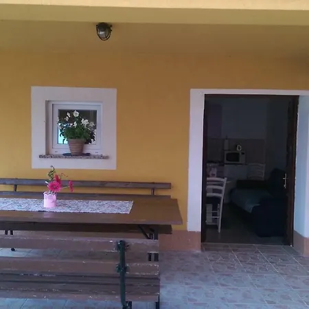 Ani Apartment *