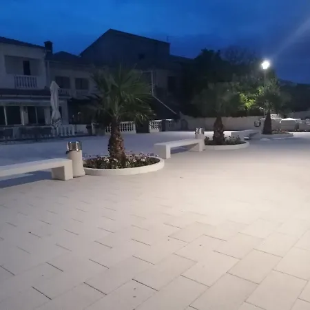Ani Apartman Povljana